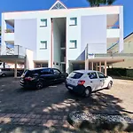 Great With Balcony *