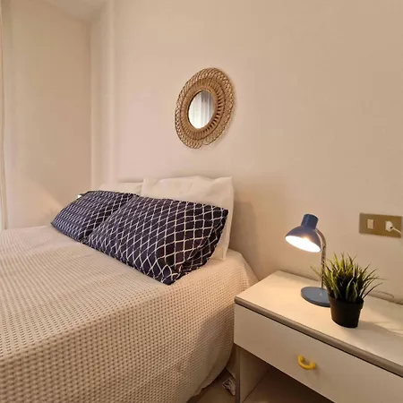Διαμέρισμα Great With Balcony Μπιμπιόνε