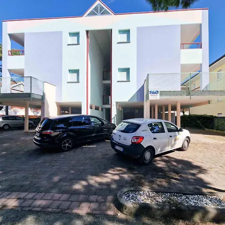 Great With Balcony *