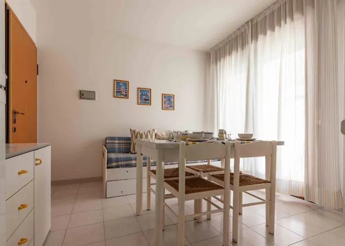 Great With Balcony *